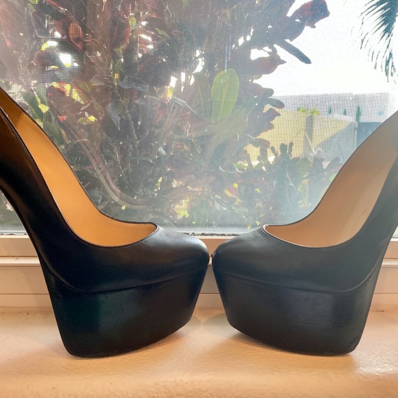 Christian Louboutin Daffodile Platform Red Sole - Picture 7 of 16